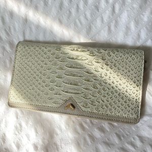 Stella & Dot Soho Tech Wallet
